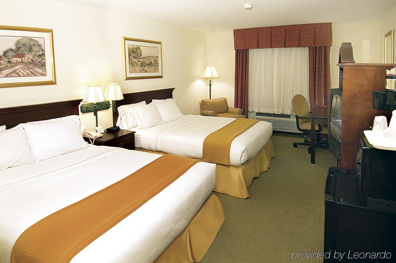 Baymont By Wyndham Fulton Hotel Buitenkant foto