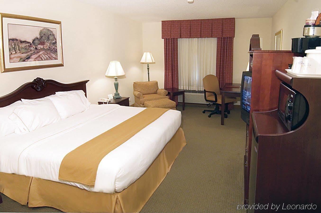 Baymont By Wyndham Fulton Hotel Buitenkant foto